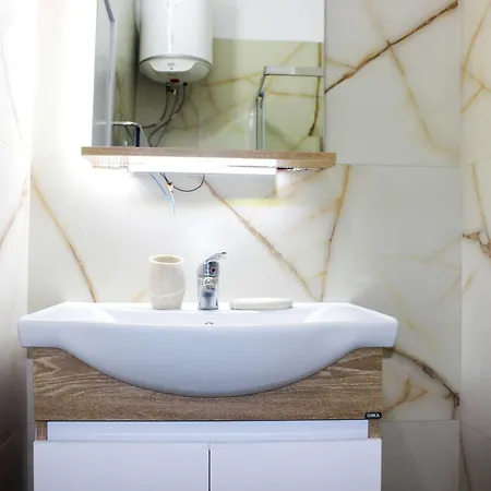 Klea Living 824 * Golem (Tirana)